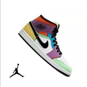 Deadstock Women Jordan 1 mid Se  multi-color SZ10
